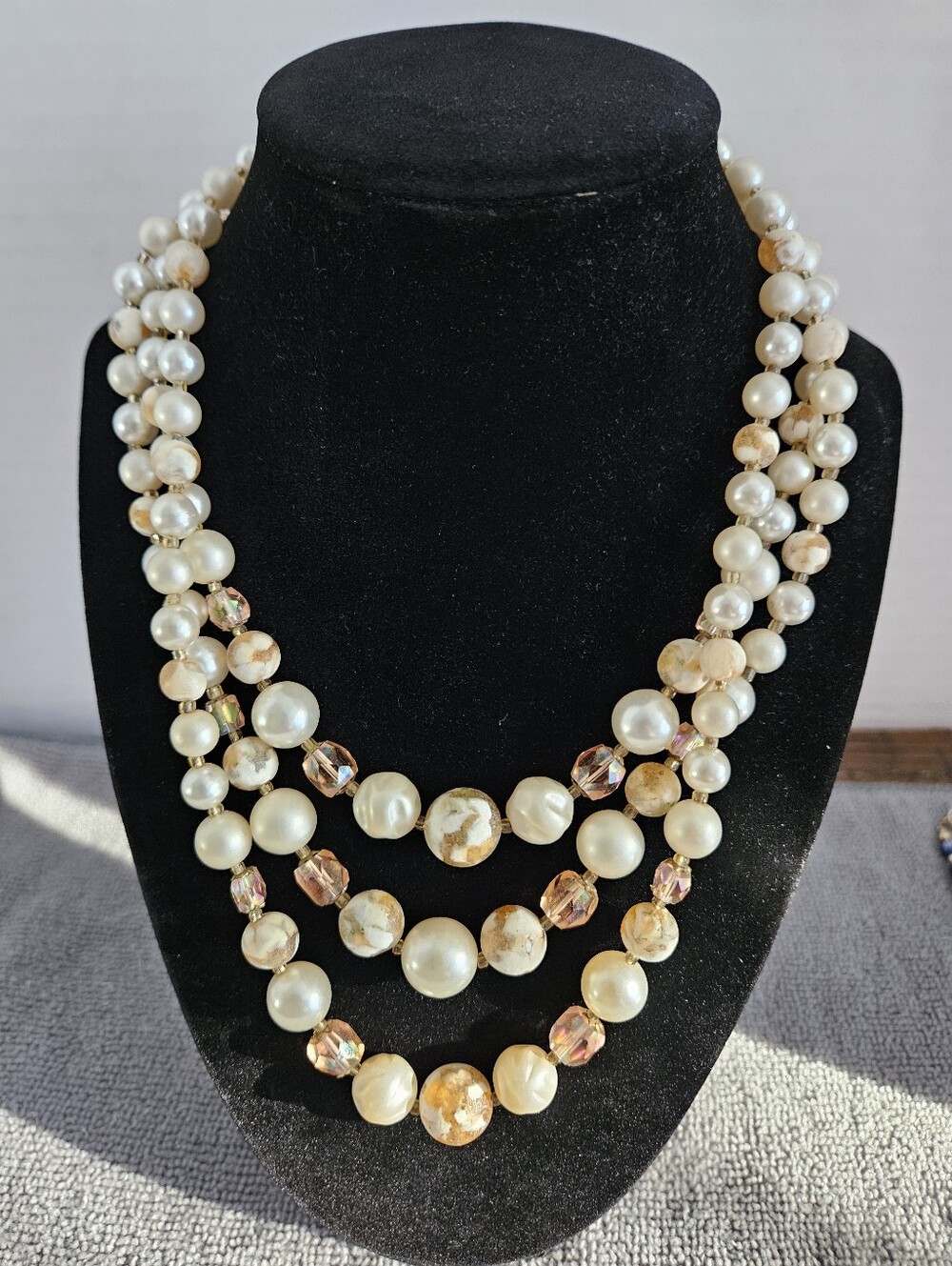 Vintage 1950s 3 Strand Faux Pearl Necklace Marbled Art Glass Clustered Box Clasp